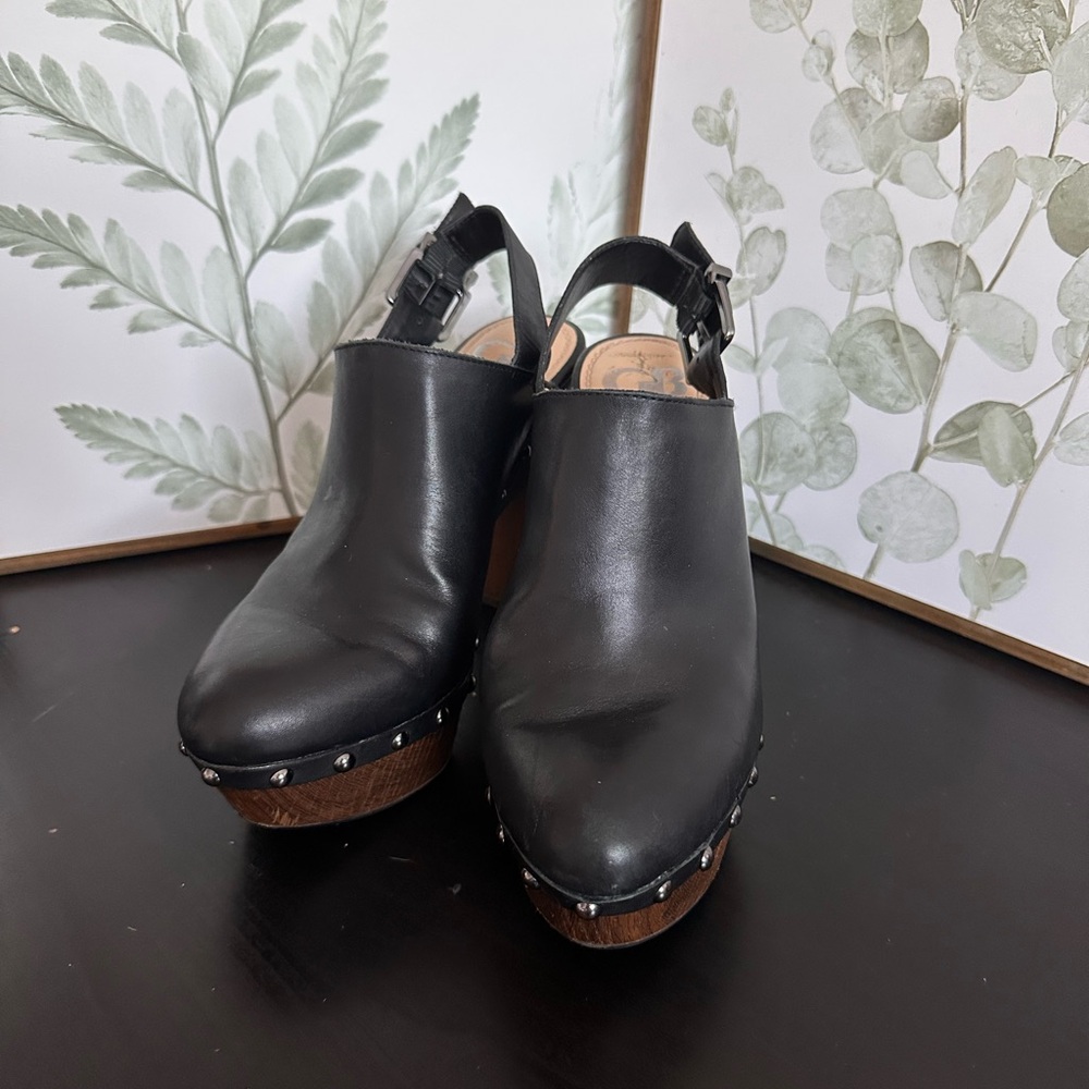 Gianni Bini Black Mules with Wooden Platform